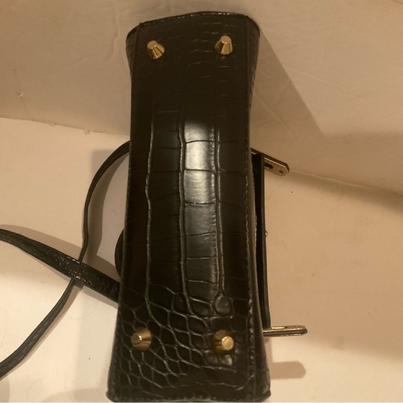 “DESIGNER INSPIRED” Sequin Eyes Black Faux Croc Crossbody Handled Purse. - Picture 5 of 9